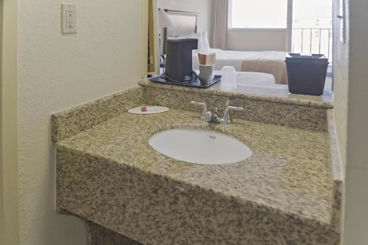 Economy Hotel Plus Wichita Extérieur photo